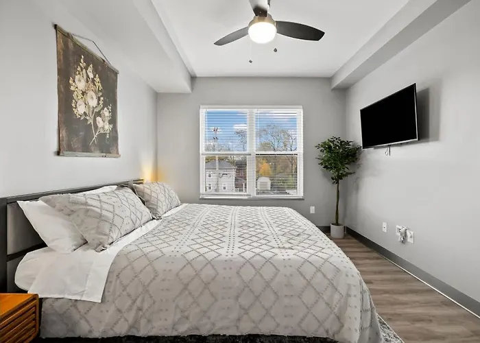 Modern Luxury In Near Downtown & Osu *