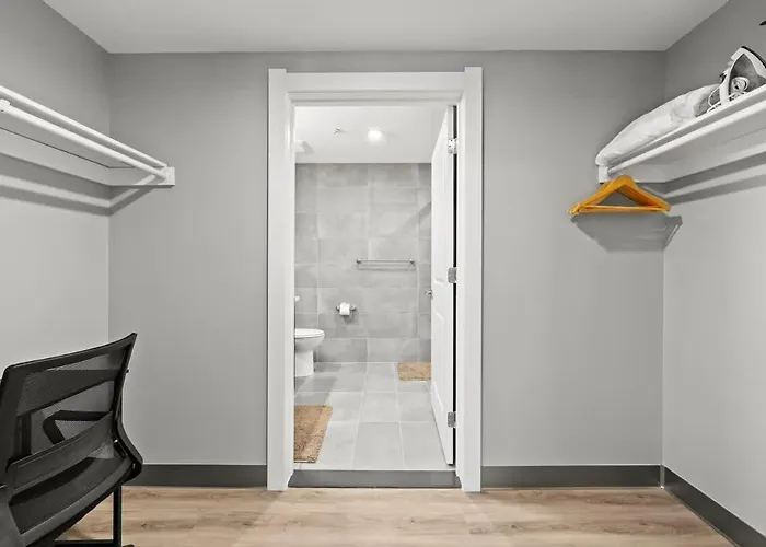 Modern Luxury In Near Downtown & Osu Apartment Columbus