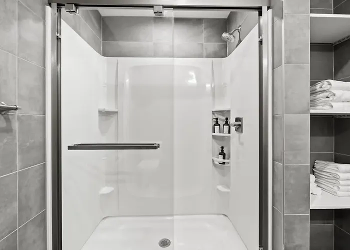 Modern Luxury In Near Downtown & Osu Apartment *