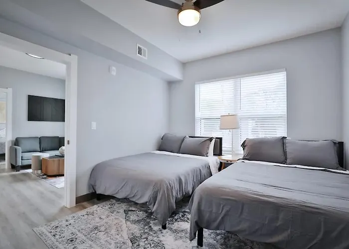Modern Luxury In Near Downtown & Osu *